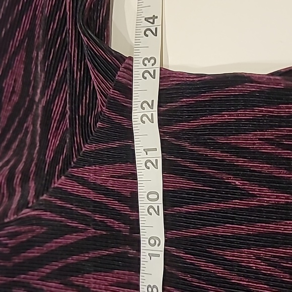 Sag Harbor Woman Pullover Crinkled Graphic Top Purplr Black 1X - Picture 13 of 13